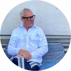 Siemon Scamell-Katz photograph