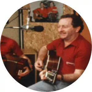 Sim Savory - Musical artist