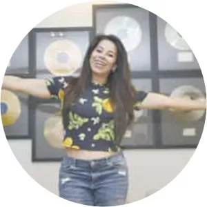 Simara Pires Musician - Musician