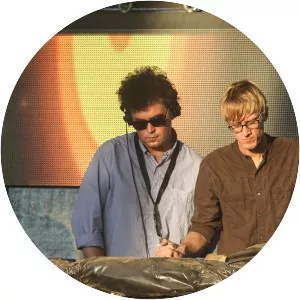 Simian Mobile Disco - Electronic duo