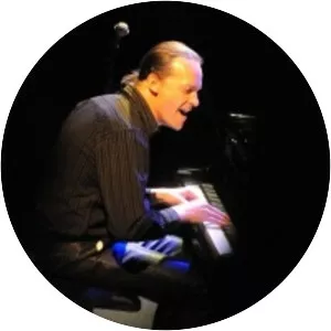 lilimarche simon bolzinger - Musical artist