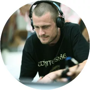 Simon Bonde - Author