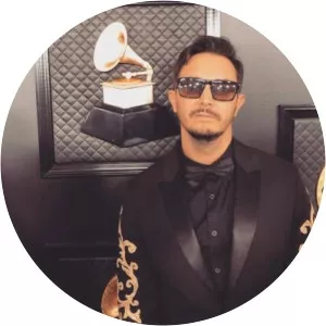 Simon Dejano - Musician