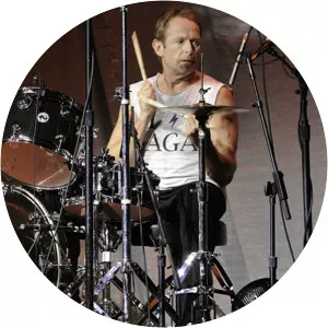 Simon Kirke