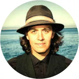 Simon Lynge - Singer-songwriter