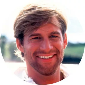 Simon MacCorkindale