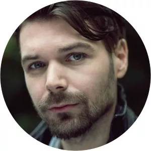 Simon Neil