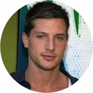 Simon Rex