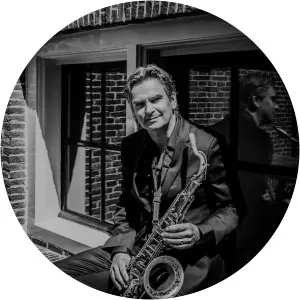 Simon Rigter Musician