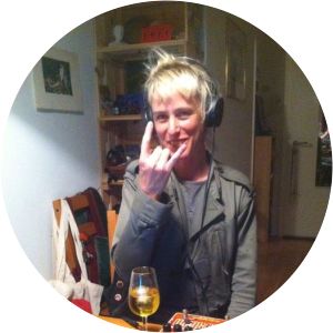 Simone Aubert - Musical artist