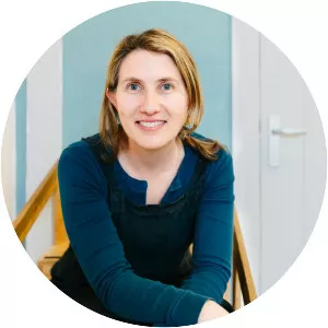 Simone Davies