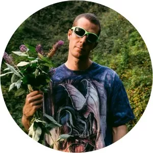 Simone De Kunovich - Musical artist