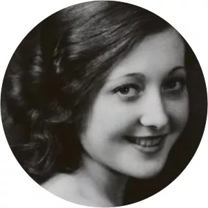 Simone Hie photograph