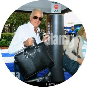 Simone Lyons photograph