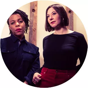 Sink Ya Teeth - Musical group