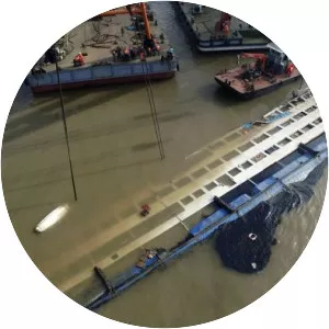 Sinking of Dongfang zhi Xing - Disaster