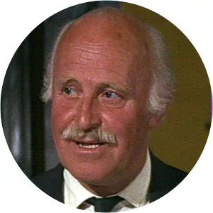 Sir Donald Munger - Fictional character