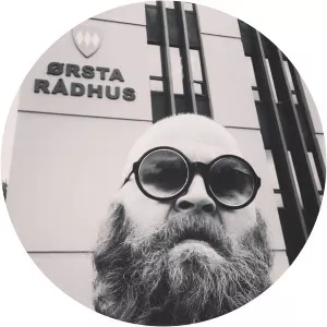 Sirkel Sag - Recording artist