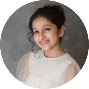 Sitara Ghattamaneni photograph