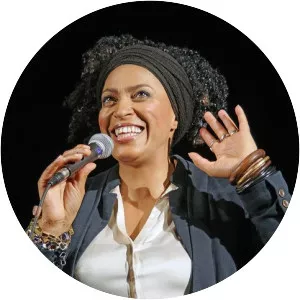 Siyou Isabelle Ngnoubamdjum - Şarkıcı