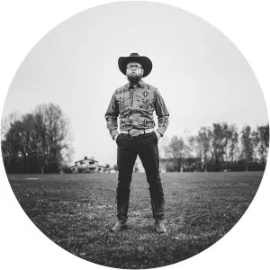 SJ Sveen - Musical artist