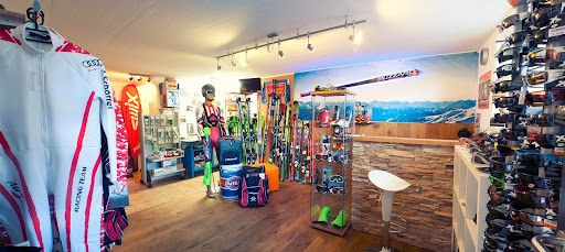 SkiRaceShop Hochzillertal - Sporting goods store in Kaltenbach, Austria