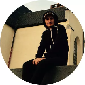 Skua Lovelle - Musical artist