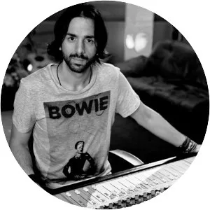 Sky van Hoff photograph