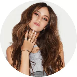 Skylar Stecker - American singer