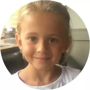 Skylynn Elizabeth Floyd - Nash Grier's sister