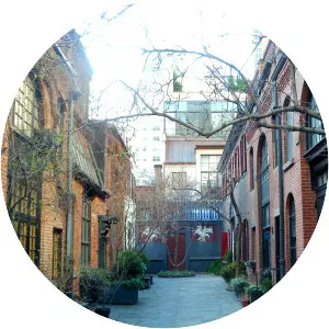 Sniffen Court Historic District