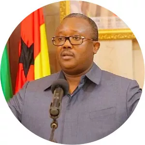 Soares Sambú - Politician