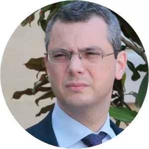 Sola Hakim photograph