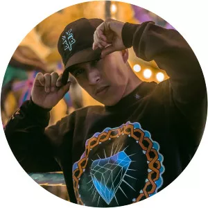 Solitario Mondragon - Musical artist