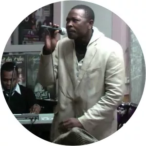 Solo Muna - Musical artist