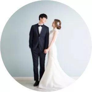 Son Seong-hee - Singer