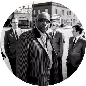 Sonny Knight and The Lakers