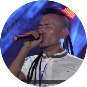 Sorri Senjam - Singer