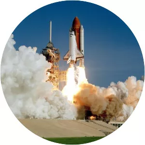 Space Shuttle Discovery photograph