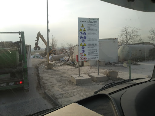 Spillway La Salmedina - Garbage dump in Madrid, Spain