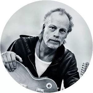 Staffan Ernestam Musician