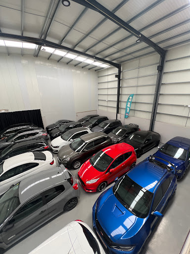 Stand Autoshop - Car dealer in Ribeirao, Portugal