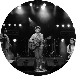 Standing Egg - Pop band