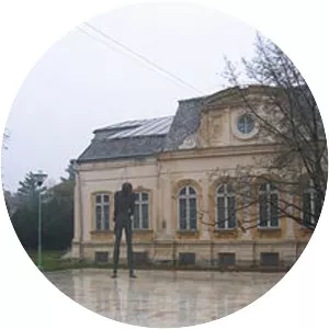 Statuia lui George Bacovia din Bacău - 