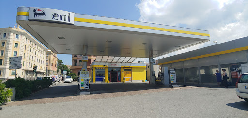 Stazione di Servizio Eni di Pinna Maria Teresa - Gas station in Genoa, Italy