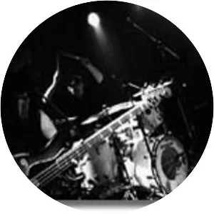 Steel Pole Bath Tub - Rock band