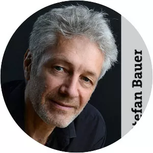 Stefan Bauer