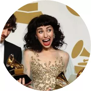 Stephanie Gonis - Dan Auerbach's ex-wife