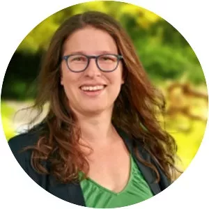 stephanie schuhknecht