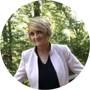 Stephanie Thum - Author